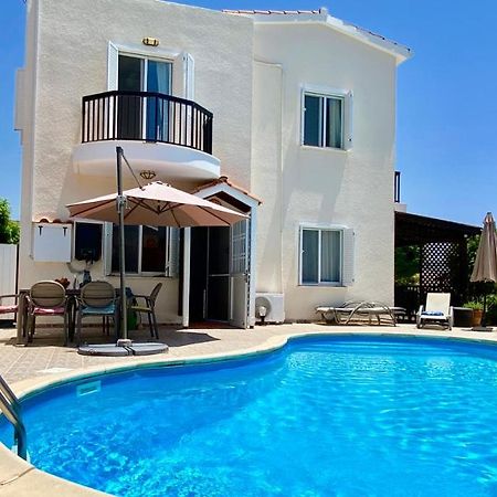 Villa Alicia With Priv Pool, Beautiful Garden And Shady Veranda- 5 Min To The Beach Peyia Dış mekan fotoğraf