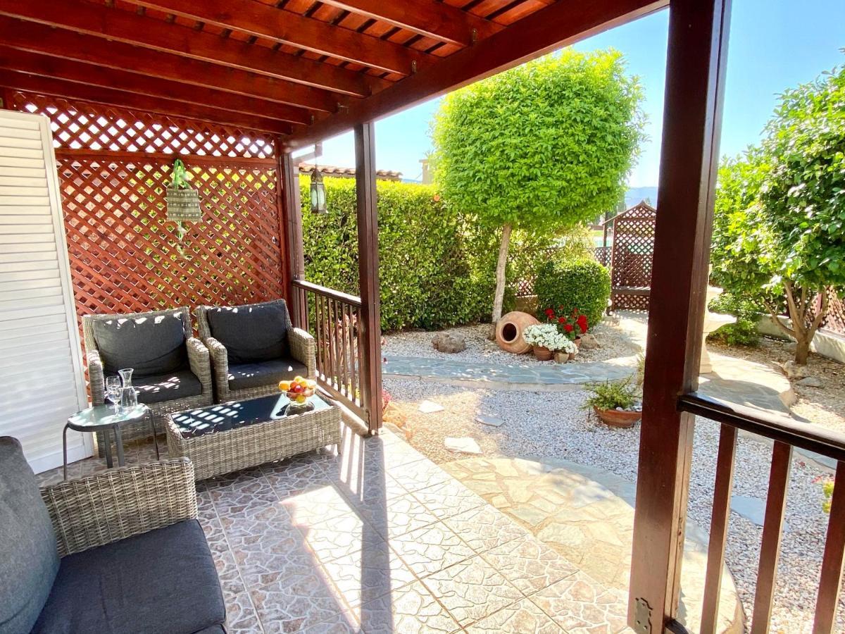 Villa Alicia With Priv Pool, Beautiful Garden And Shady Veranda- 5 Min To The Beach Peyia Dış mekan fotoğraf
