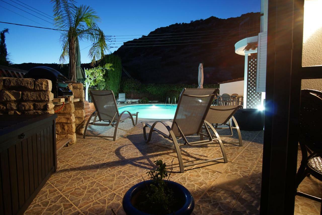Villa Alicia With Priv Pool, Beautiful Garden And Shady Veranda- 5 Min To The Beach Peyia Dış mekan fotoğraf