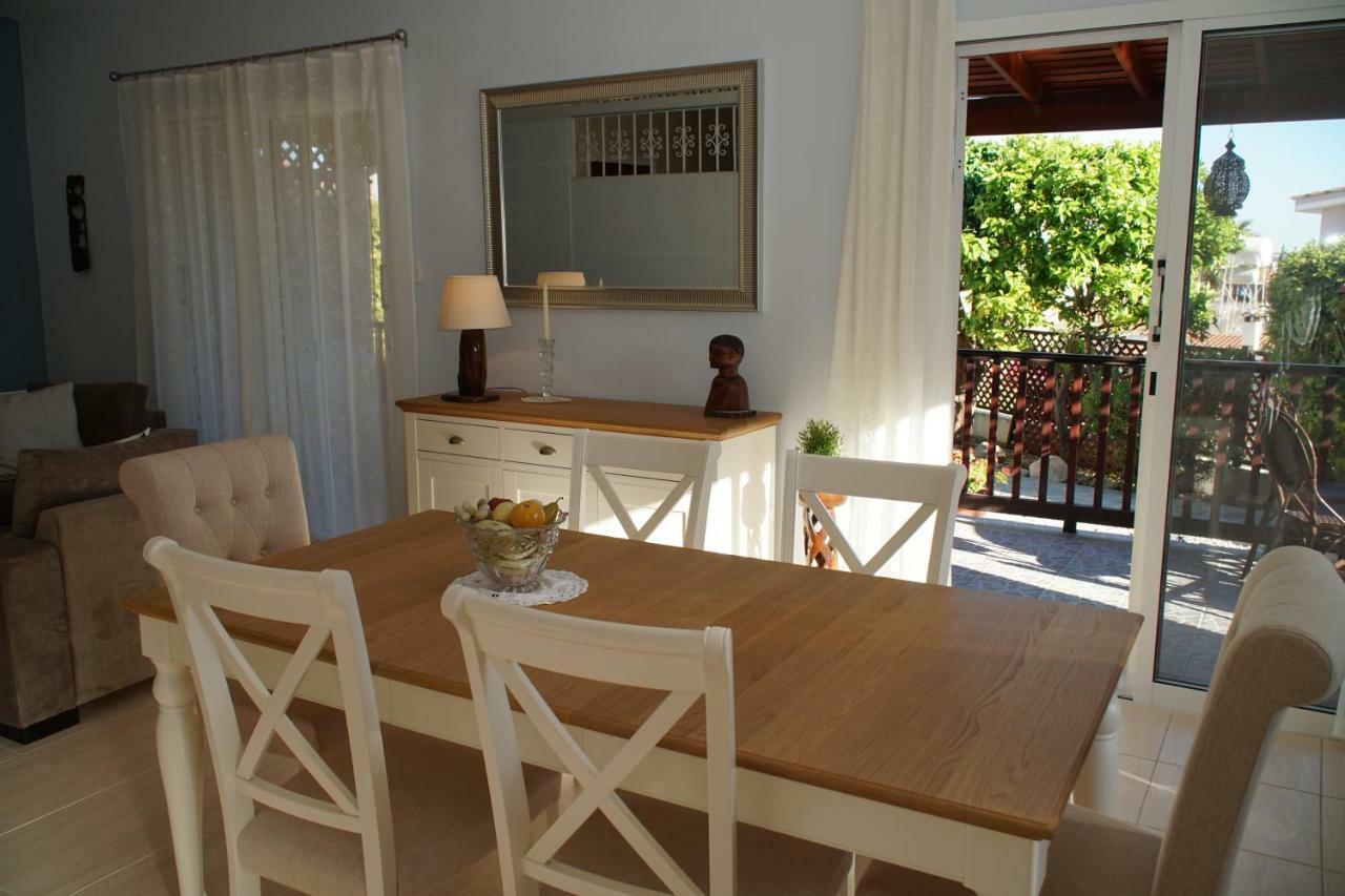 Villa Alicia With Priv Pool, Beautiful Garden And Shady Veranda- 5 Min To The Beach Peyia Dış mekan fotoğraf