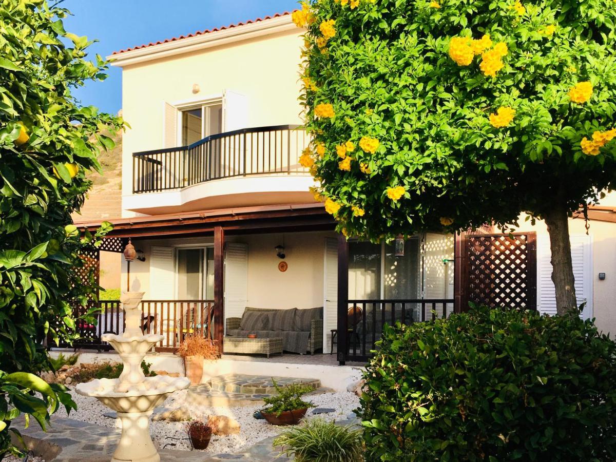Villa Alicia With Priv Pool, Beautiful Garden And Shady Veranda- 5 Min To The Beach Peyia Dış mekan fotoğraf